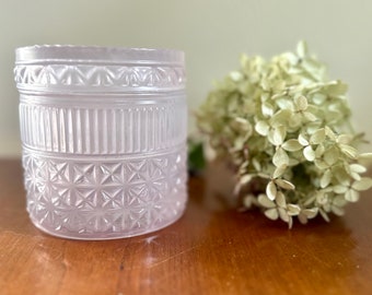 Pale Purple Amethyst Satin Glass Lidded Snuff Makeup Jewelry Trinket Jar Vanity and Bathroom Accessory Vintage Glass Frosted Glass Jar