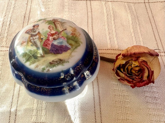 Porcelain Round Lidded Footed Trinket Box Jewelry… - image 7