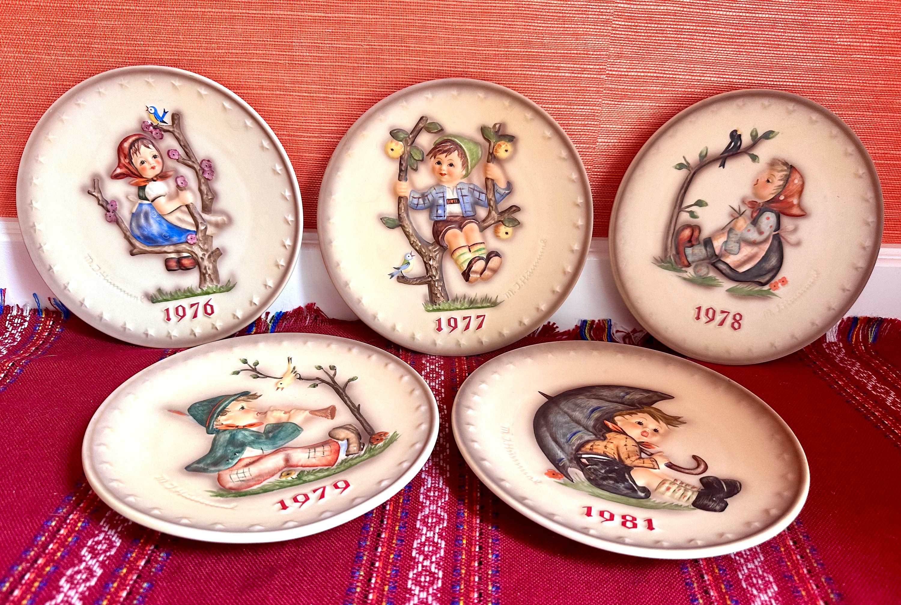 Hummel plate hanging - Etsy 日本
