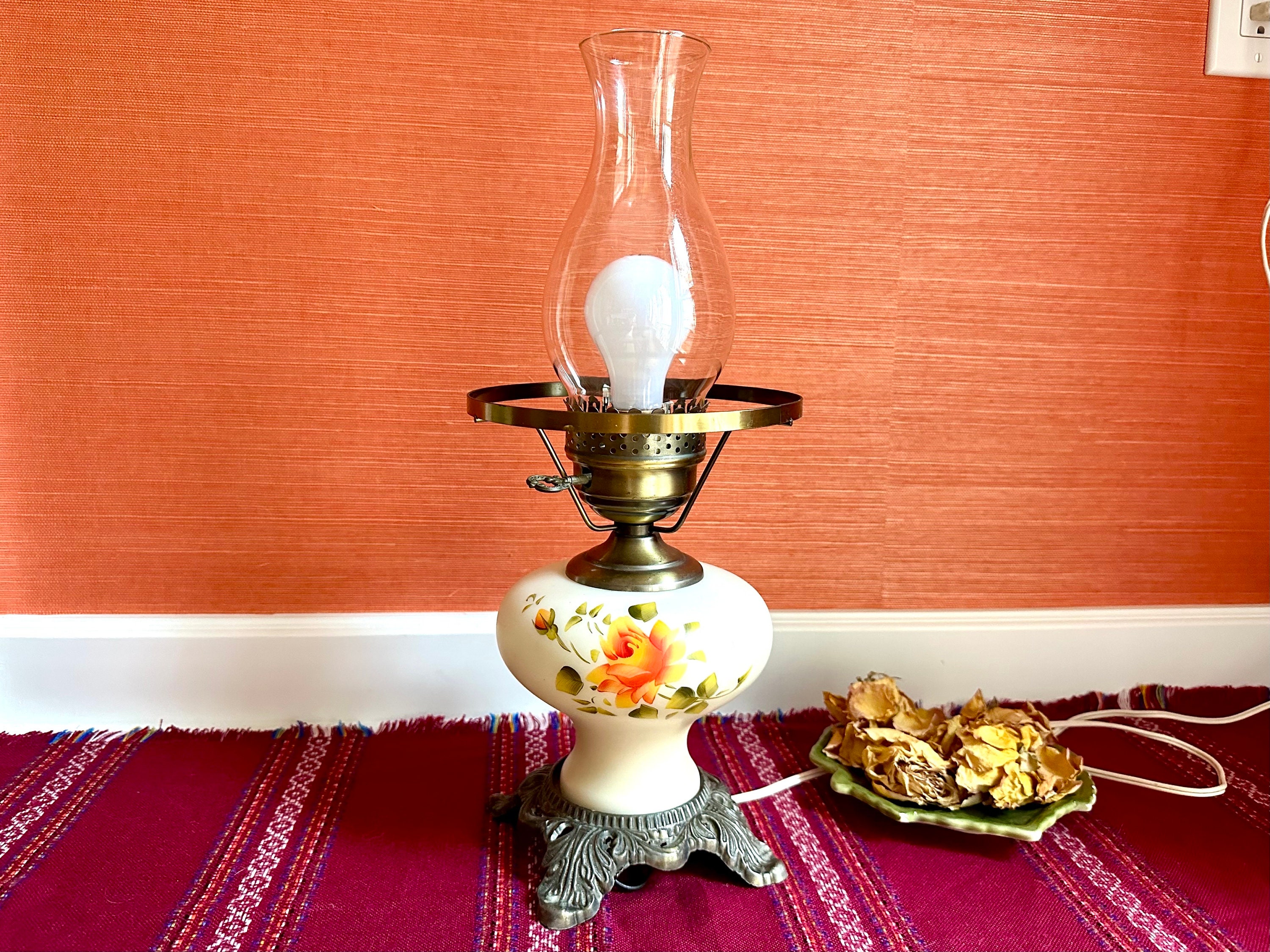 Midcentury Hedco 3004 Hurricane Lamp Boudoir Bedside Victorian