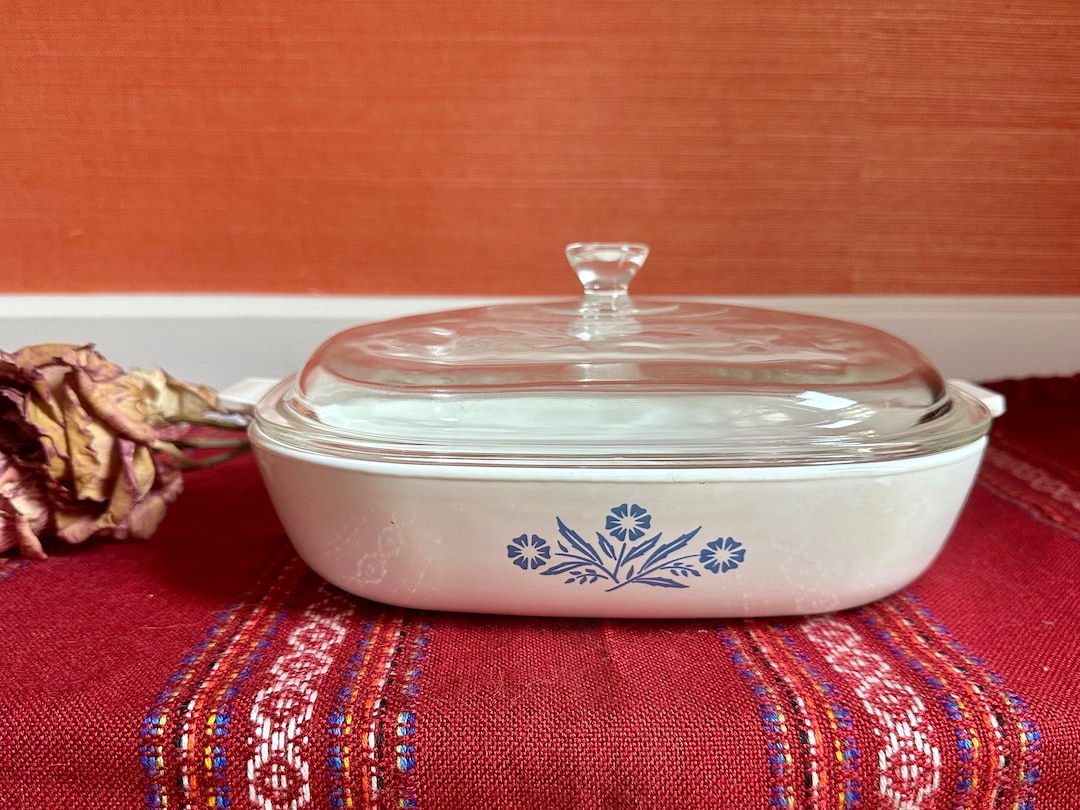 Vintage Corning Ware 10 Shallow Casserole Baking Dish Skillet With Lid  Blue Corn Flower P-10-B Made in USA 1961-1966 Stamped Collectible