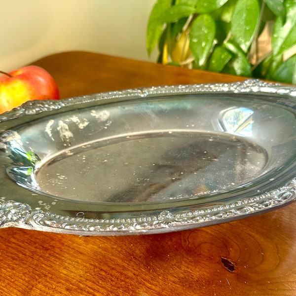 Sheridan Silver Co. Bread Tray or Serving Platter for Appetizers Silverplated With High Relief Rim Taunton, Ma Vintage