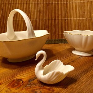 Lot de 3 motifs symphoniques Lenox ivoire avec bordure en or 24 carats, collection vintage signée Made in USA Laurel Mark