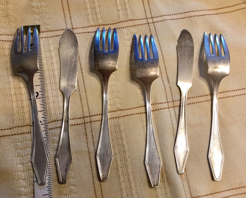 Antique Holmes & Edwards Super Plate Jamestown Set of Six Pieces C