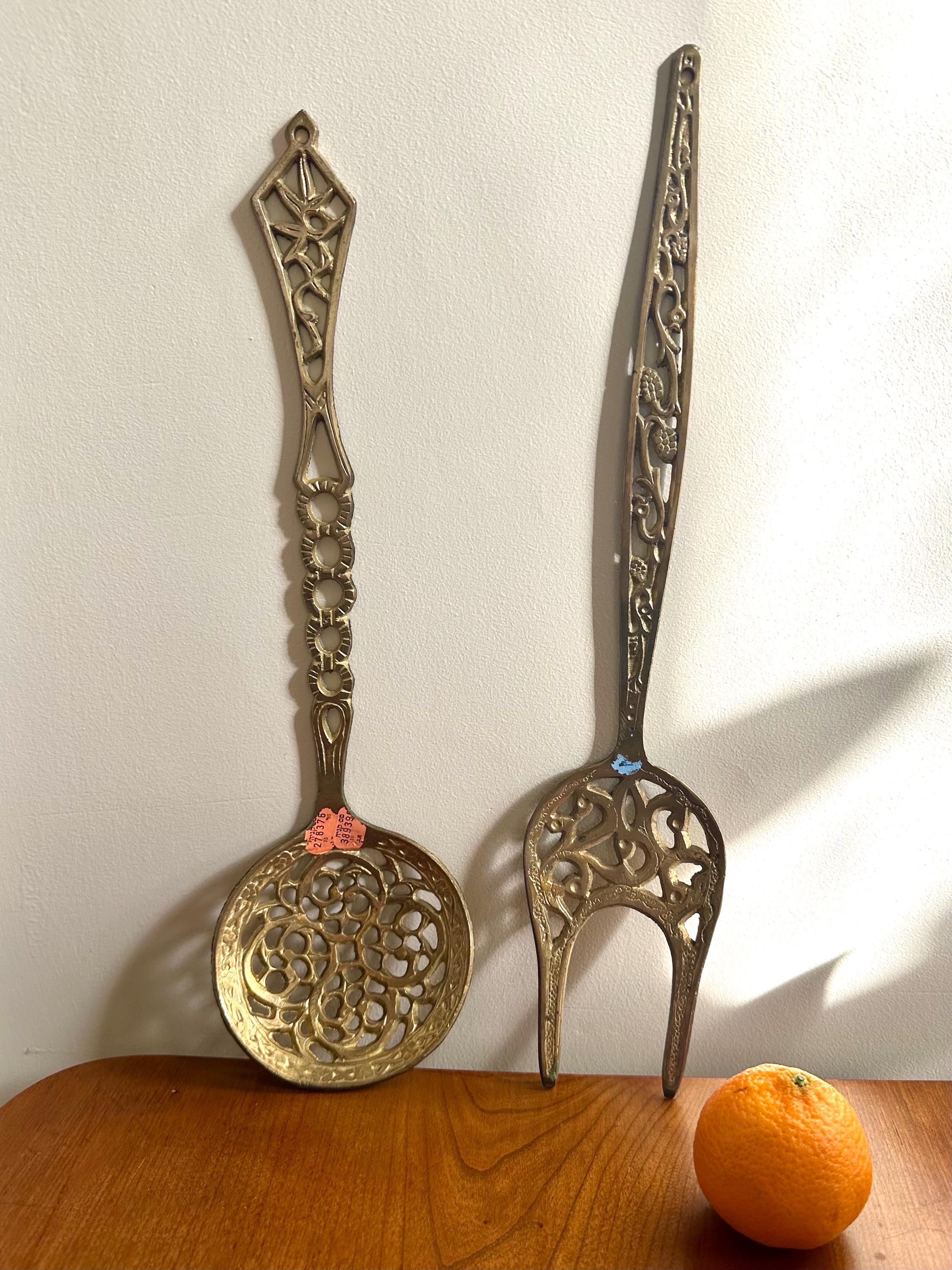 ヴィンテージの真鍮製サラダサーバー：華やかなキッチン装飾 - Etsy 日本