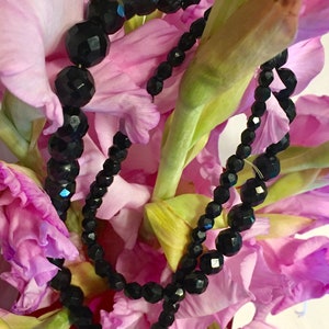 Lovely Mid Century French Jet Multifaceted Graduated Necklace Classic 25.5&quot; OL17