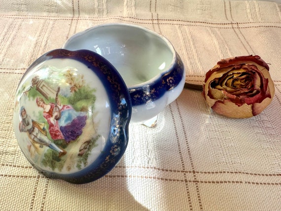 Porcelain Round Lidded Footed Trinket Box Jewelry… - image 1