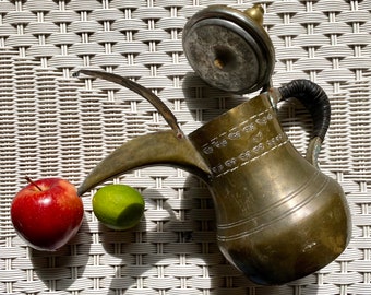 トルコ式アンティーク真鍮製水差しアジアン金属工芸インテリアコーヒーポット現状品 トルコ式アンティーク真鍮製水差しアジアン金属工芸インテリア