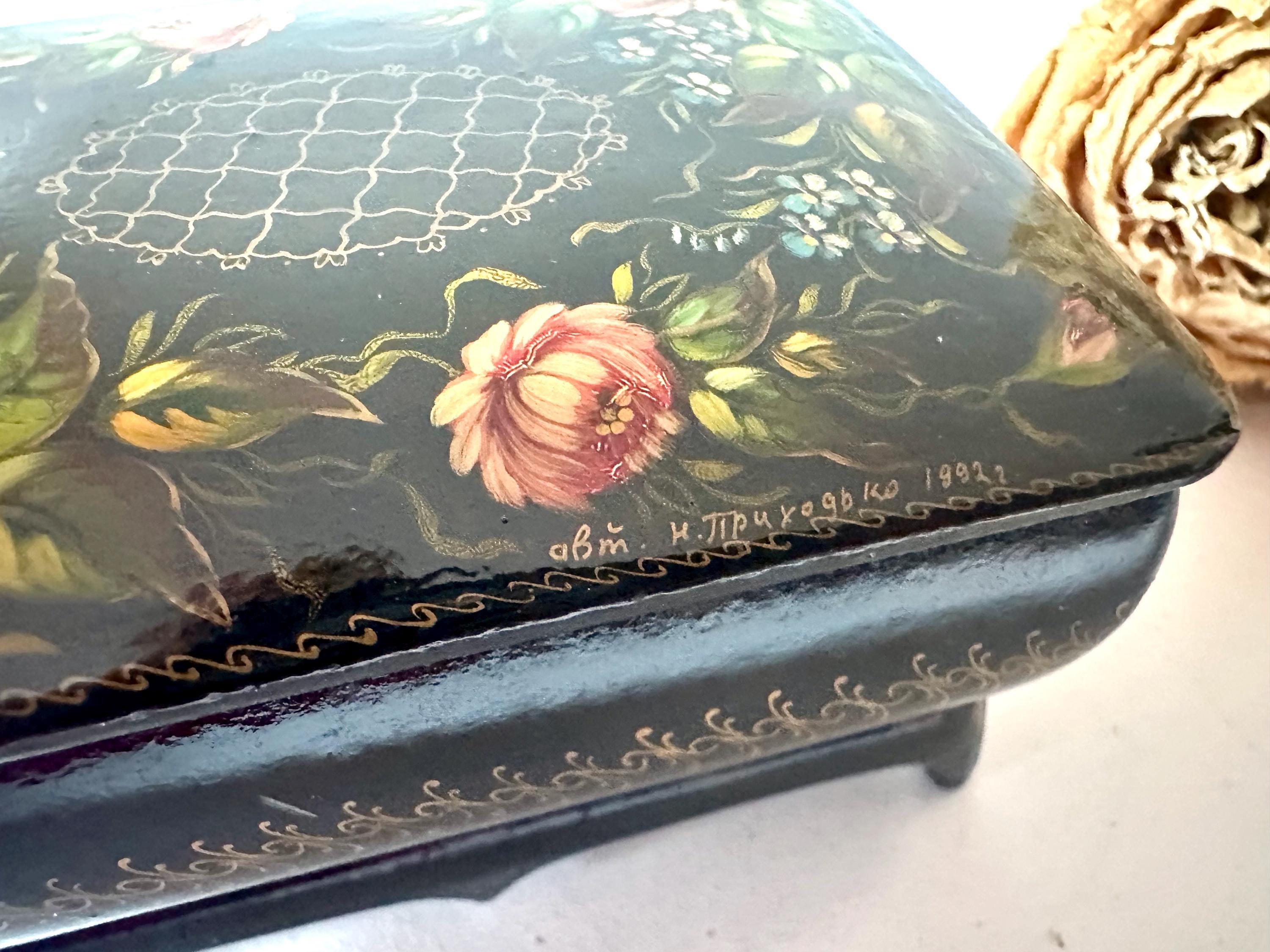 Vintage Russian Lacquer Trinket Box Jewelry Box Palekh Hand