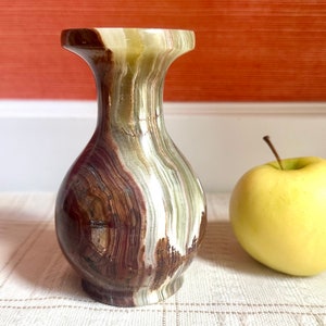 Gorgeous Hand Carved Genuine Banded Green Onyx Marble Flower Bud Vase Home Decor