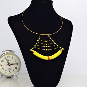Collar de cuentas masái hecho a mano / Joyería africana de cuero con estilo