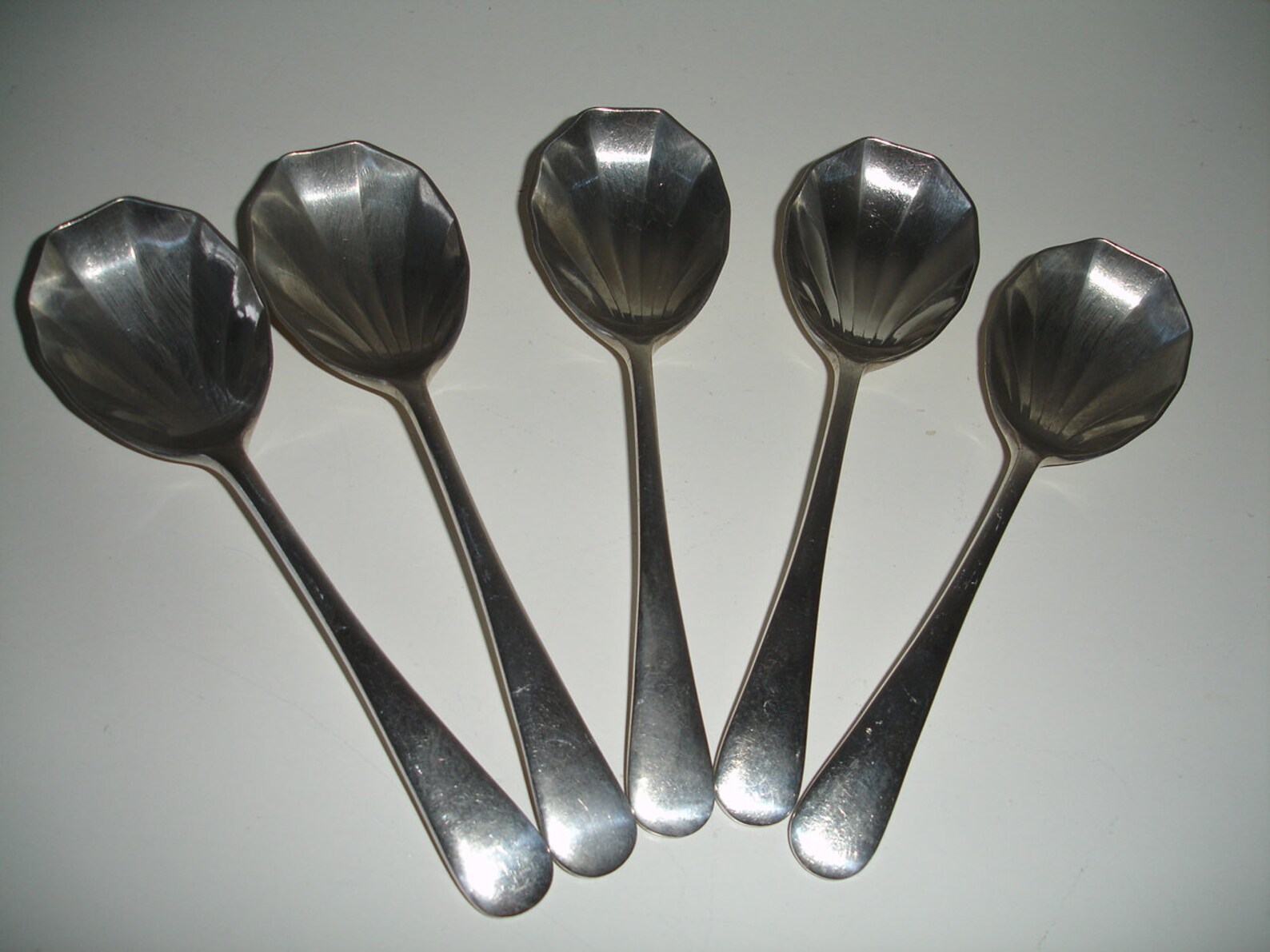 Silver Plated Spoons Set of 5 X Scolloped Spoon Chester EPNS Art Deco