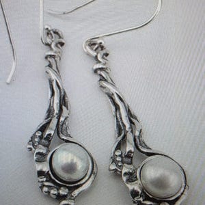Pendientes largos de perlas en racimo de plata de ley 925, hechos en Israel (e 2108)