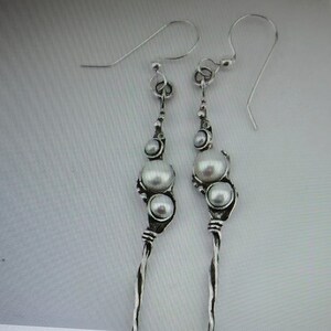 Pendientes largos de perla de plata de ley (H 2101)