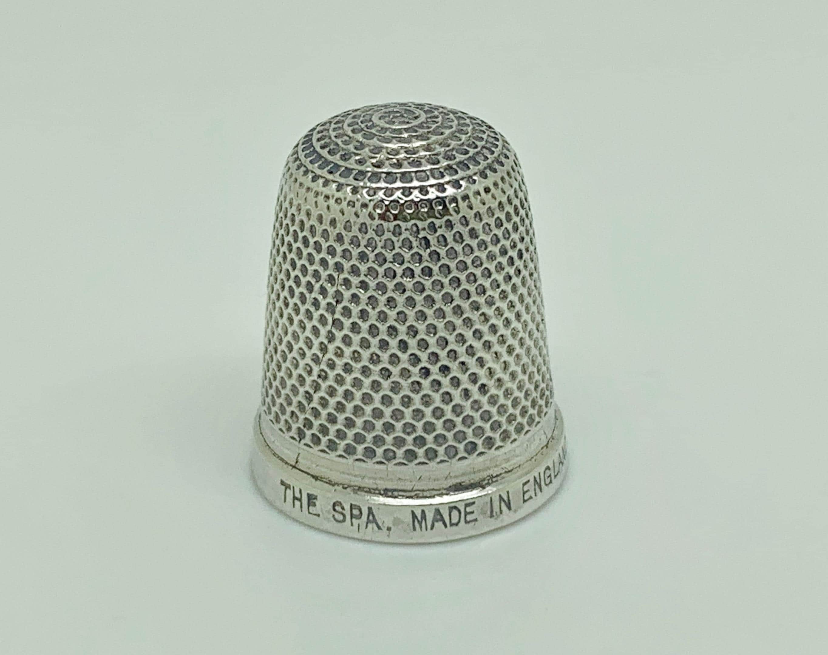 HG & S Antique Sterling Silver 'The Spa' Traditional Pattern Thimble - Size 17