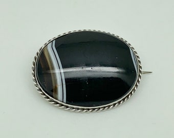 Antique Victorian Sterling Silver Banded Agate Oval Cabochon Brooch