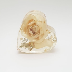 Wedding Flower Preservation: Resin Heart Keepsake