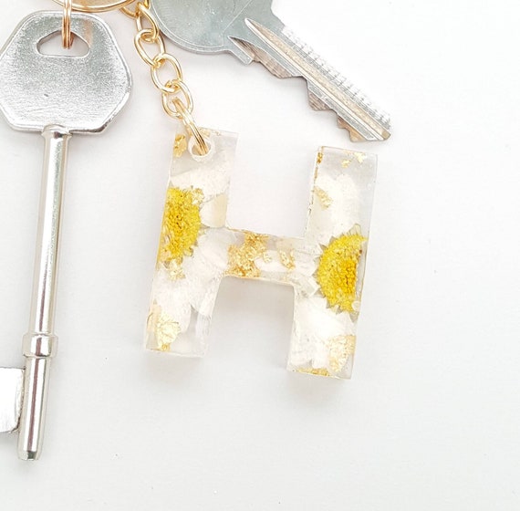 Resin Alphabet Keychain, Gold Letter Keychain, Personalised Initial Keychain,  Car Accessories Keyring, Daisy Flowers and Gold Leaf, 