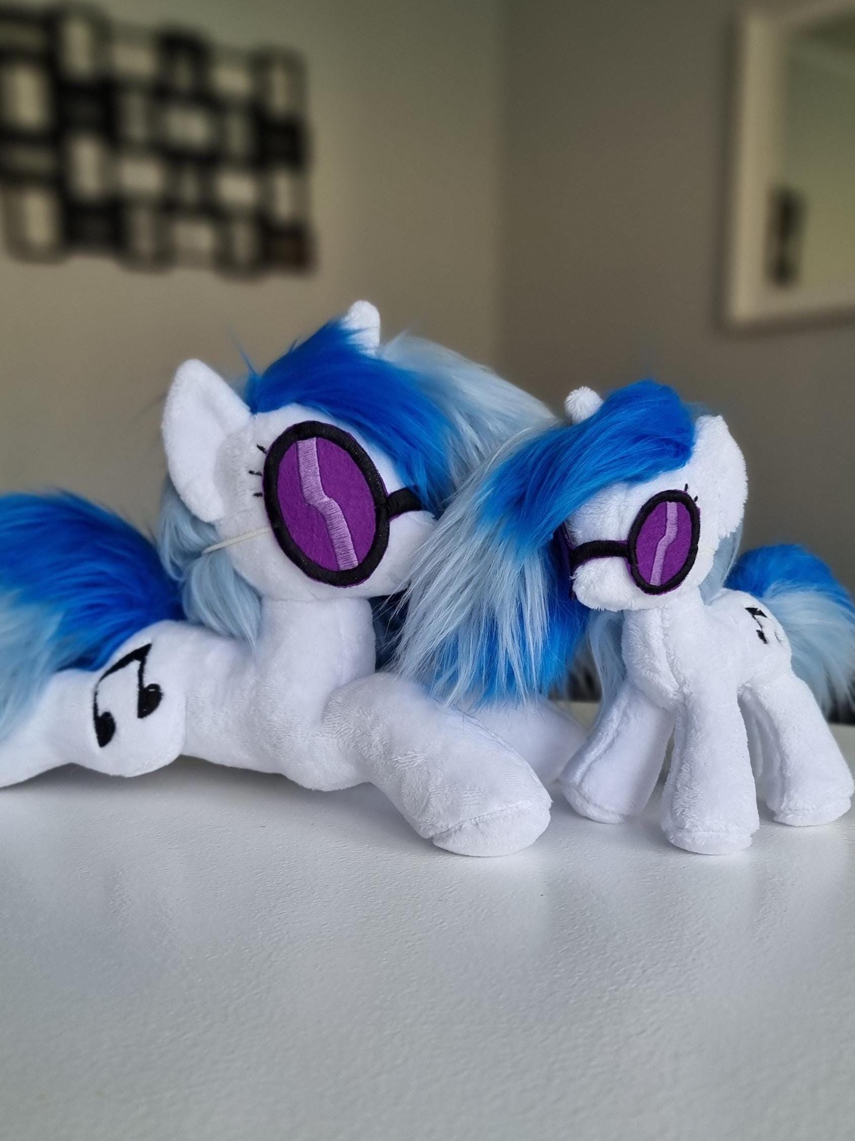 ビニールスクラッチ（DJ Pon-3）マイリトルポニーのぬいぐるみ、MLPぬいぐるみ、ユニコーン、毛皮、MLPコミッション、ポニーカスタム、パーソナライズされたおもちゃ