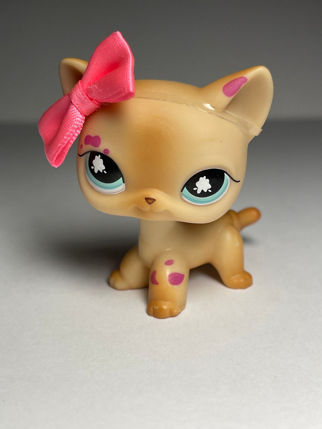 Am i weird for wanting fake LPS? : r/LittlestPetShop