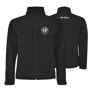 以下が含まれることがあります： 斑点のあるマット仕上げのセラミックマグカップ3個セット。マグカップはクリーム色、ライトグレー、ダークグレーの3色です。各マグカップはシンプルでミニマルなデザインで、丸みを帯びたハンドルが付いています。