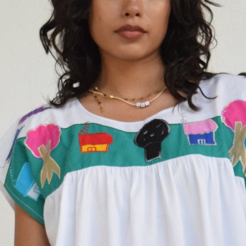 vintage mexican dress BEAUTIFUL PINTUCK PINK OAXACAN OFF THE SHOULDER EMBROIDERED ML Label reads 10 Best fits a modern size Medium Mexican Vintage