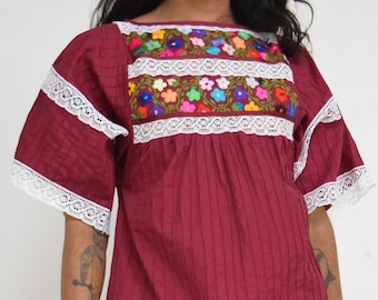 Vestido mexicano vintage. Vestido con alfiler metido.