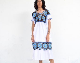 Hand Embroidered Mexican Dress. Yucantan Huipil