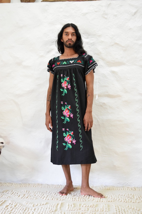 Vintage Embroidered Mexican Dress