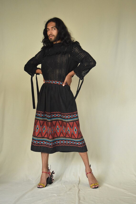Vintage Mexican Skirt. Mexican Embroidered Skirt.