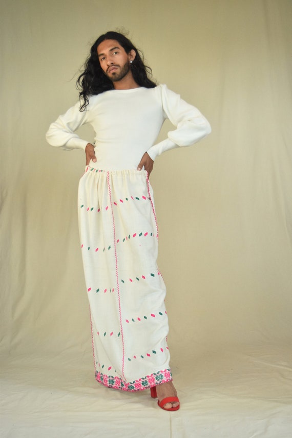 Vintage Embroidered Skirt. Mexican Skirt.