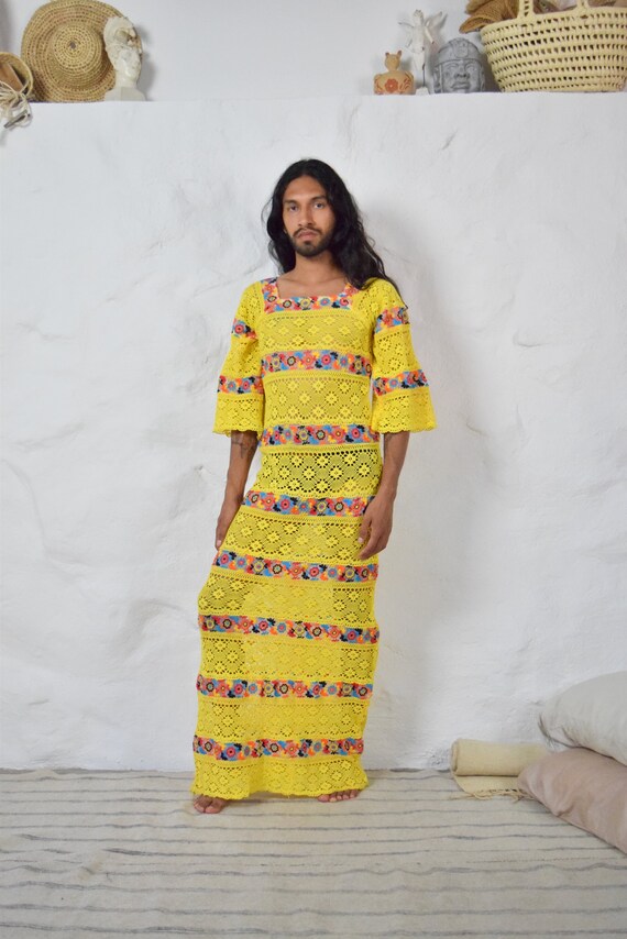 Vintage Mexican Dress. Embroidered Dress