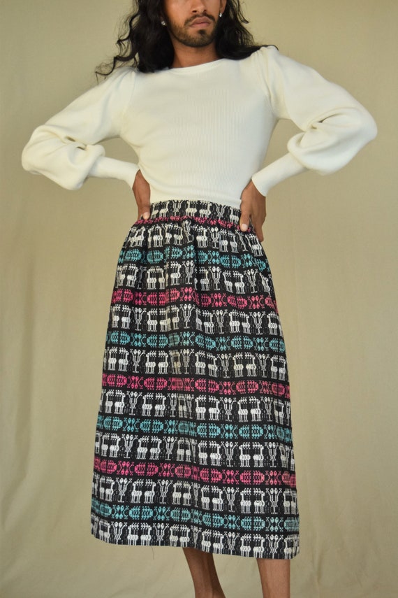 Vintage Mexican Skirt. Mexican Embroidered Skirt.