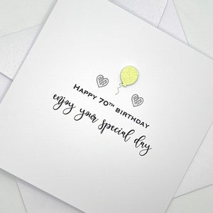 Élégante carte d'anniversaire pour 70 ans - Design simple et élégant avec ballon - Profitez de vos voeux pour un jour spécial. Choisissez la couleur du ballon