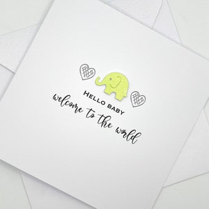 Nouvelle carte faite main pour petite fille/garçon avec un éléphant mignon. Bienvenue dans le monde. Carte de bébé. Bonjour petite fille/garçon. Carte bébé éléphant