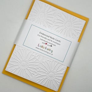 Grandes cartes marguerite. 6 cartes de correspondance et enveloppes vierges gaufrées. Coffret cadeau papeterie. Cartes de correspondance vierges. Pack de petits papiers. Cartes modernes