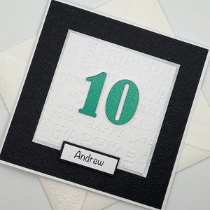 Carte personnalisée pour 10 ans - Nom et âge personnalisés - Carte jalon, design élégant pour lui ou pour elle. Choisissez la couleur du numéro