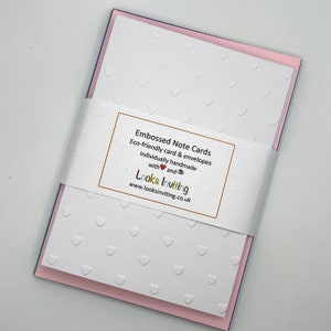 Lot de mini-cartes coeurs. 6 cartes de correspondance et enveloppes vierges gaufrées. Coffret cadeau papeterie. Cartes de correspondance vierges. Pack de petits papiers. Cartes modernes