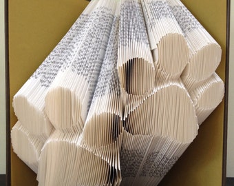 PAW PRINTS Book Folding Pattern. DIY gift for book art. Template with step by step instructions. Very easy, no measuring required