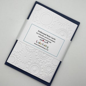 Cartes pour notes Steampunk Gears. 6 cartes de correspondance et enveloppes vierges gaufrées. Coffret cadeau papeterie. Cartes de correspondance vierges. Pack de petits papiers. Cartes modernes