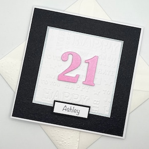 Carte d'anniversaire personnalisée pour 21 ans - Nom et âge personnalisés - Carte d'étape importante, design élégant pour lui ou pour elle. Choisissez la couleur du numéro