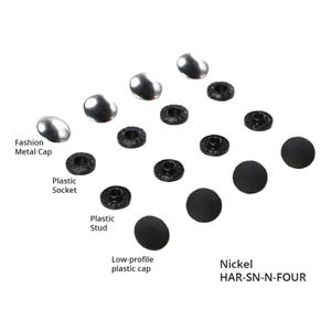 Puede incluir: Un surtido de tapas metálicas de color níquel, enchufes de plástico negro, tachuelas y tapas de plástico de bajo perfil. El texto de la imagen dice "Fashion Metal Cap", "Plastic Socket", "Plastic Stud", "Low-profile plastic cap" y "Nickel HAR-SN-N-FOUR".