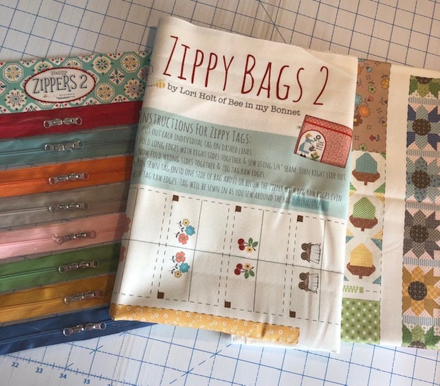 【ラメ子】 BUNDLE Calico Home Décor Zippy Bags 2 Panel - HD12863 - One