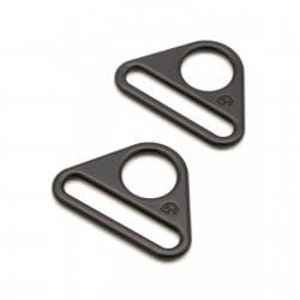 Pode incluir: Duas peças de metal preto em forma de triângulo com um furo redondo e uma barra plana. São frequentemente usadas para prender correias ou outros acessórios a malas, roupas ou outros itens.