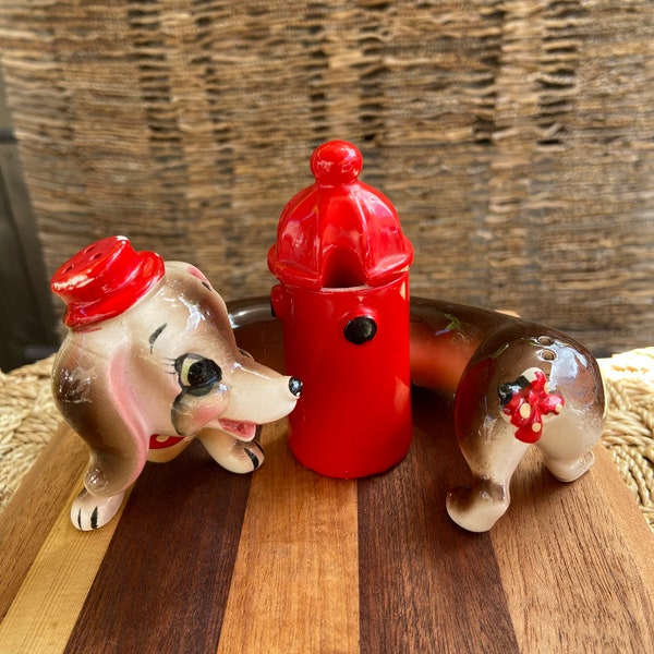 Vintage Dachsund salt & pepper set, Made in Japan.