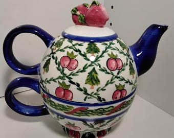 Tetera de doble capa con tapa de manzana: diseño de pino pintado a mano.