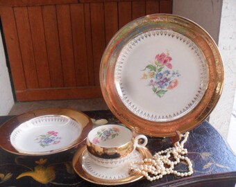Eggshell Nautilus Homer Laughlin Fine Bone China Set, Vouge Nautilus China Set
