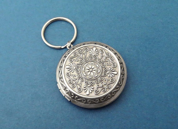 Photo shop locket keyring
