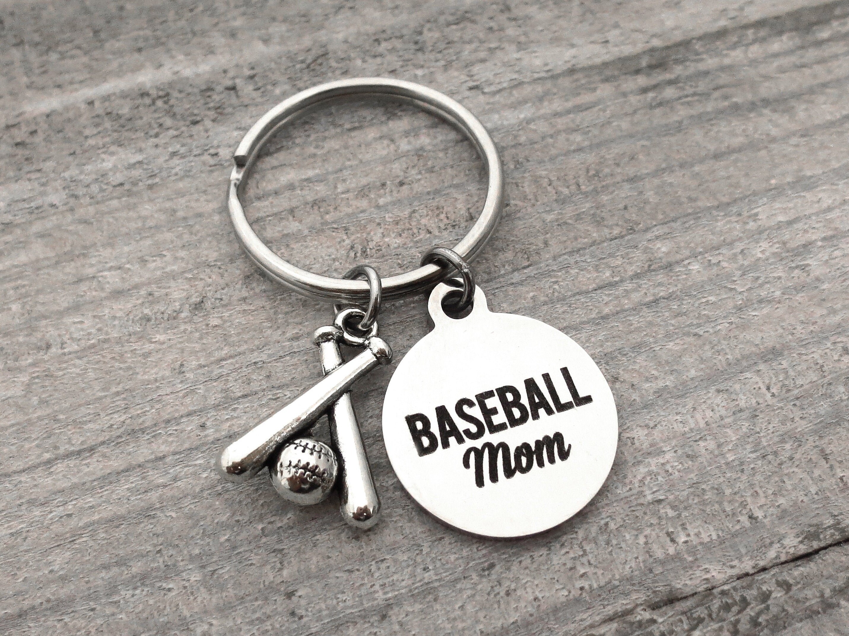 Baseball mom key ring Baseball fan Keychain Gift for mom Gift for daughter Gift for dad Gift for family