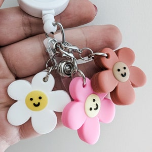 Daisy Smile / Badge Reel Charm